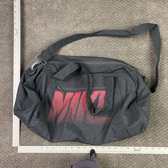 Nike Women's Gym Club Duffel Bag Training Sport Gym Shoulder Gray Sea Coral - Picture 4 of 9